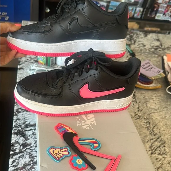 Nike Black and Pink Air Force One interchangeable Low-Top Sneakers - Picture 8 of 10